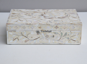 Boîte d'incrustation de mop de créateur pour le rangement des bijoux Pièce d'accent pour la décoration intérieure de luxe faite à la main pour les cadeaux Tradebyd - Product Image 2