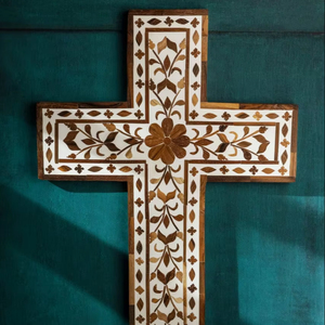 Collier en coquillage de nacre sculpté à la main de Bethléem, design zen asiatique de luxe, décoration murale élégante pour la maison, baptême - Product Image 1