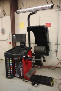 เครื่องเปลี่ยนยางและถ่วงล้อคุณภาพดี Hunterrr HawkEye Elite ขนาด 12-24 นิ้ว สำหรับยางรถ ATV/รถบรรทุก/รถ SUV/รถยนต์/มอเตอร์ไซค์ - Product Image 3