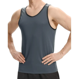 เสื้อกล้ามออกกำลังกายผู้ชาย ผ้าโพลีเอสเตอร์ น้ำหนักเบา สีพื้น สำหรับเล่นกีฬา พร้อมบริการผลิตแบบ OEM ODM - Product Image 1