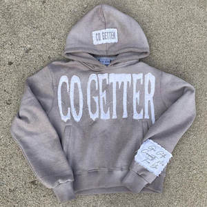 Sweat à capuche personnalisé pour hommes 500 Gsm lourd 100% coton Écusson de détresse sur les épaules tombantes Broderie de travail Boxy Fit Crop pour hommes - Product Image 4