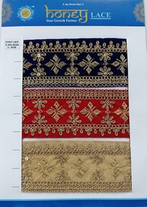 Dentelle brodée française de créateur avec paillettes et perles pour la confection de robes de mariée - Product Image 3