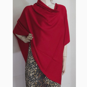 เสื้อปอนโชขนสัตว์แคชเมียร์70% สำหรับผู้หญิงผ้าตรง/คอวีดีไซน์แบบถักเป็นมิตรต่อสิ่งแวดล้อมน้ำหนักปานกลางย้อมสีธรรมดาปรับแต่งได้ - Product Image 1