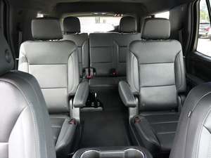Clean 2023 Chevrolet Tahoe LT 4WD ใช้กับเบาะหนังบลูทูธพร้อมรีโมตแพ็กเกจหรูหราซันรูฟที่นั่งแถวที่สาม - Product Image 6