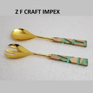 Nouveaux accessoires de cuisine Nouveau Design tendance Cuillères de service à salade Bois naturel Résine Poignée commune Outils de serveur en acier inoxydable - Product Image 2