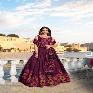 Vêtements de mariage en soie Tasar avec imprimé floral avec feuille de travail Lehenga Choli Fabricant et fournisseur de Surat - Product Image 1