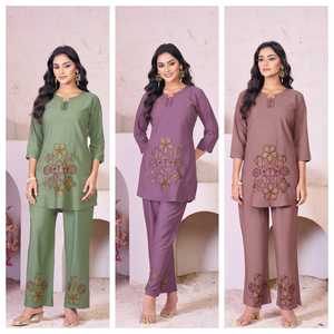 Conjunto de trabajo de hilo de bordar múltiple con estilo para mujer, tela de rayón pesado, perfecta para funciones de boda y celebraciones - Product Image 6