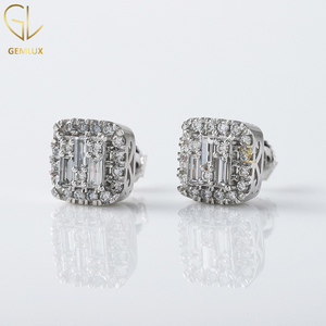 Boucles d'oreilles en or massif de diamant Moissanite coupe baguette et ronde de haute qualité pour unisexe pour un usage quotidien - Product Image 5