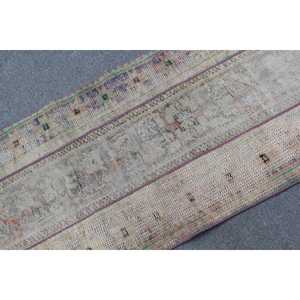 Alfombra Turca, Alfombra Pequeña de 2.2x5.3 pies, Alfombra Vintage de Lana con Diseño a Cuadros Azules - Product Image 4