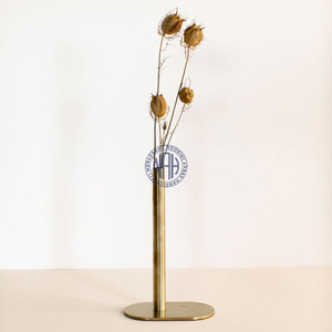 Vase bourgeon en métal moderne fait à la main à 3 tubes avec base antidérapante Décoration de table de mariage élégante Cadeau de faveur Exportateur direct - Product Image 4