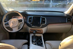 Vo-lvo XC90 T6 Inscr-ption 2018 d'occasion propre, turbocompressé et suralimenté, 4 cylindres - Product Image 2