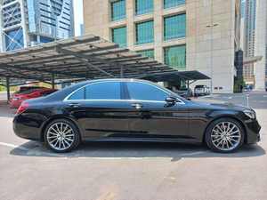 Berline de luxe d'occasion 2025 S560 V8, conduite à gauche, traction avant, sièges en cuir, régulateur de vitesse, toit ouvrant panoramique, vue 360° à l'arrière - Product Image 4