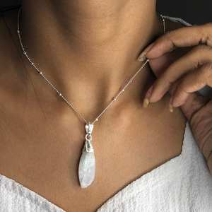 Collar con colgante de plata de ley 925 bohemio hecho a mano con piedra lunar en bruto, piedra preciosa rodio y chapado en oro, regalo para mujer - Product Image 1