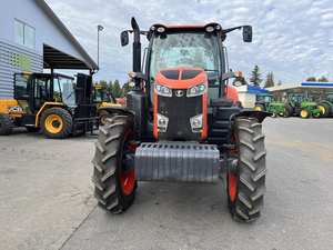 Potencia Agrícola Avanzada: Tractor Kubota M7-151 PREMIUM KVT 2017 - Product Image 2