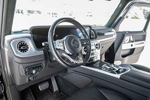 Mercedes-Benz G550 2023 propre et élégante, moteur V8 biturbo, transmission intégrale, différentiels à triple blocage - Product Image 5