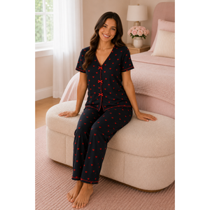 Ensemble de pyjama tricoté noir et rouge à motifs délicats avec nœud, style décontracté, doux et respirant, taille unique, taille élastique, pour le printemps et la maison - Product Image 1