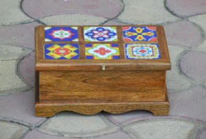 Organisateur de bijoux de boîte de rangement de carreaux de céramique en bois massif de style indien fait à la main avec taille de couleur personnalisable pour les cadeaux - Product Image 4