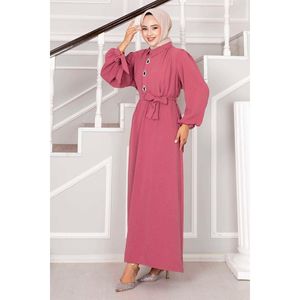 ชุดเดรสฮิญาบแบบเรียบง่ายลายดอกกุหลาบมีฝุ่นประดับด้วยหินทรงสูงสไตล์วินเทจแขนสั้นแต่งจีบขอบด้วยลูกปัด - Product Image 1