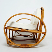 Canapé vintage en rotin avec design circulaire, meubles bohèmes pour le salon