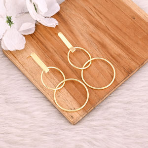 Vente en gros de 25 paires de boucles d'oreilles rondes en laiton plaqué or jaune, cadeau unique, bohème, bijoux faits à la main, boucles d'oreilles de mode - Product Image 3