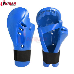 WKF Gants de Karaté en Cuir Durable et Confortable pour Entraînement Professionnel Compétition Sparring Rouge Bleu - Product Image 3