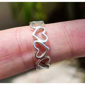 Anillo de Plata de Ley 925 Hecho a Mano con Forma de Corazón Minimalista, Corte Cojín, Regalo para Mujer - Product Image 2