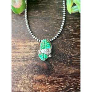 Pendentif Lyolito Tsette Sonoran en or avec incrustation de turquoise et technologie de sertissage en argent sterling - Product Image 1