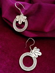 Pendientes de tuerca de filigrana minimalistas de alto grado con acabado en plata oxidada, joyería india, brillo brillante directo - Product Image 2