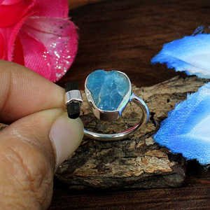 Vente en gros de bague en argent sterling avec apatite au néon et tourmaline verte pierres précieuses plaqué rhodium style mignon réglage de lunette - Product Image 1