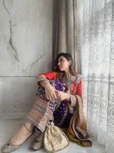 Nouveau Designer Wear Haute Qualité Rouge Jaune Lourd Georgette Fil Complet Broderie Travail Top Et Palazzo Avec Dupatta Prêt À Porter - Product Image 2