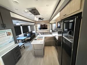 Nouveau 2026 F-o-r-e-s-t R-i-v-e-r C-a-m-p-s-i-t-e E-l-i-t-e 36AK prêt à la vente - Product Image 4