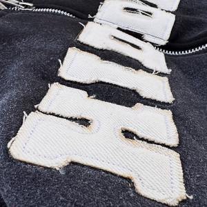 Sweat à capuche zippé en coton personnalisé 450 GSM de qualité supérieure sweat à capuche Streetwear brodé au soleil avec doublure intérieure et manches en strass - Product Image 2