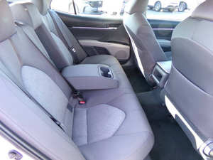 Voiture d'occasion de qualité abordable, Toyota Camry Hybride LE 2018, conduite à gauche - Product Image 5