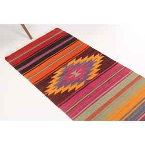 Alfombra Turca de 2x9.4 pies (61x286 cm), Alfombra de Lana Roja Vintage con Diseño de Camuflaje - Product Image 1