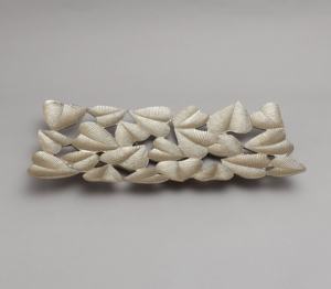 Plateau de fruits décoratif en métal moderne, plateau de centre de table au design doré pour la table et la décoration intérieure - Product Image 2