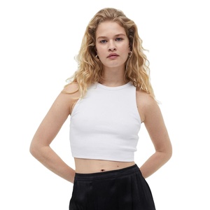 Top court sans manches côtelé de couleur blanche pour femmes, style streetwear, pour le B2B à un prix raisonnable, de la meilleure qualité, vente en gros - Product Image 1
