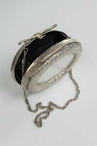 Bolso de Mano Metálico de Lujo Inspirado en Diseñadores para Mujer, Bolso de Noche Único y Perfecto con Correa de Cadena, Moda de Lujo - Product Image 3