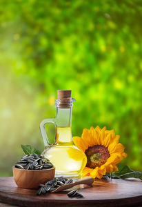 Venta al por mayor de aceite de girasol orgánico refinado puro de Grado Superior 100% de Austria en botella de vidrio para uso culinario - Product Image 6