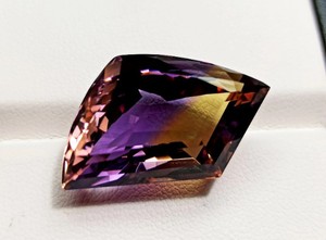 อเมทรินแท้ 100% เกรด A.A.A คุณภาพเยี่ยม ทรงเหลี่ยมเจียระไนสวยงาม สีชีวภาพ รูปทรงแฟนซี - Product Image 4