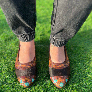 New Arrival Real Handmade Genuine Cowhide <b>Leather</b> <b>Tooled</b> Western Women Sandal Stylish Handcraft Vintage Closed Toe <b>Leather</b> Shoe - Product Image 2