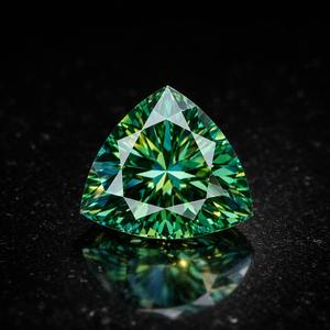 Diamante de Laboratorio Verde de Corte Trillion de 4 Quilates, Color D, Claridad VVS1, con Cambio de Color |   Gema Suelta de 11x11 mm, Suministro al por Mayor + Regalo Incluido - Product Image 2