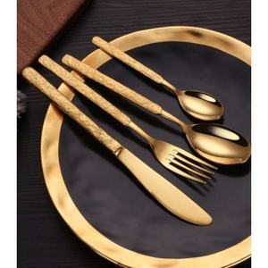 Ensemble de couverts de mariage avec des designs élégants et sophistiqués, couverts formels souvent utilisés pour les réceptions de mariage ou comme cadeaux - Product Image 5