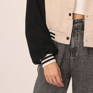 Chaqueta Universitaria para Mujer de Alta Calidad, Hecha a Medida, Transpirable, Cuerpo de Algodón y Lana, Mangas Regulares - Product Image 5