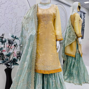 Ensemble Kurta en soie de luxe Unity Luxure avec Sharara en organza brodé et Dupatta, tenue de fête de luxe - Product Image 1