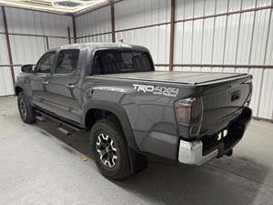 Toyota Tacoma TRD OFF ROAD Usada del 2023 - Product Image 6