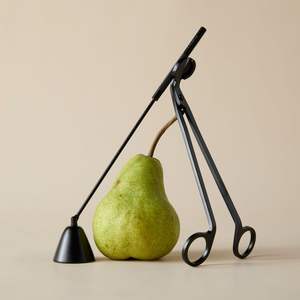 Extincteur de bougie en fer artisanal pour accessoires de maison uniques, doté d'une construction solide et élégante - Product Image 4