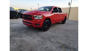 Camioneta Usada RAM Sport 4x4 2022 con Volante a la Izquierda y Asientos de Cuero - Product Image 2