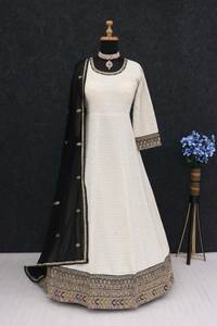 Semi-cosido completamente cosido TV Actriz en serie Estilo Último nuevo diseño Faux Georgette Tela de seda Vestido de longitud regular/Fiesta - Product Image 2