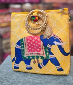 Nuevo diseño impreso de elefante hecho a mano con bolsa Potli de seda étnica para boda función Haldi retorno Potli bolso regalos - Product Image 5
