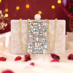 Bolsos de mano de resina para mujer Diseños personalizados Accesorios de moda Embragues de noche y fiesta a precio barato - Product Image 3